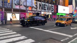 Laguardia Airport to Manhattan Images realtime
