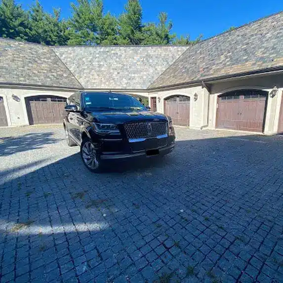 Hire Black Car Service LGA To Long Island With SUV Car Service