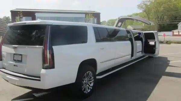 Limo and Car Service Geneseo IL to Chicago